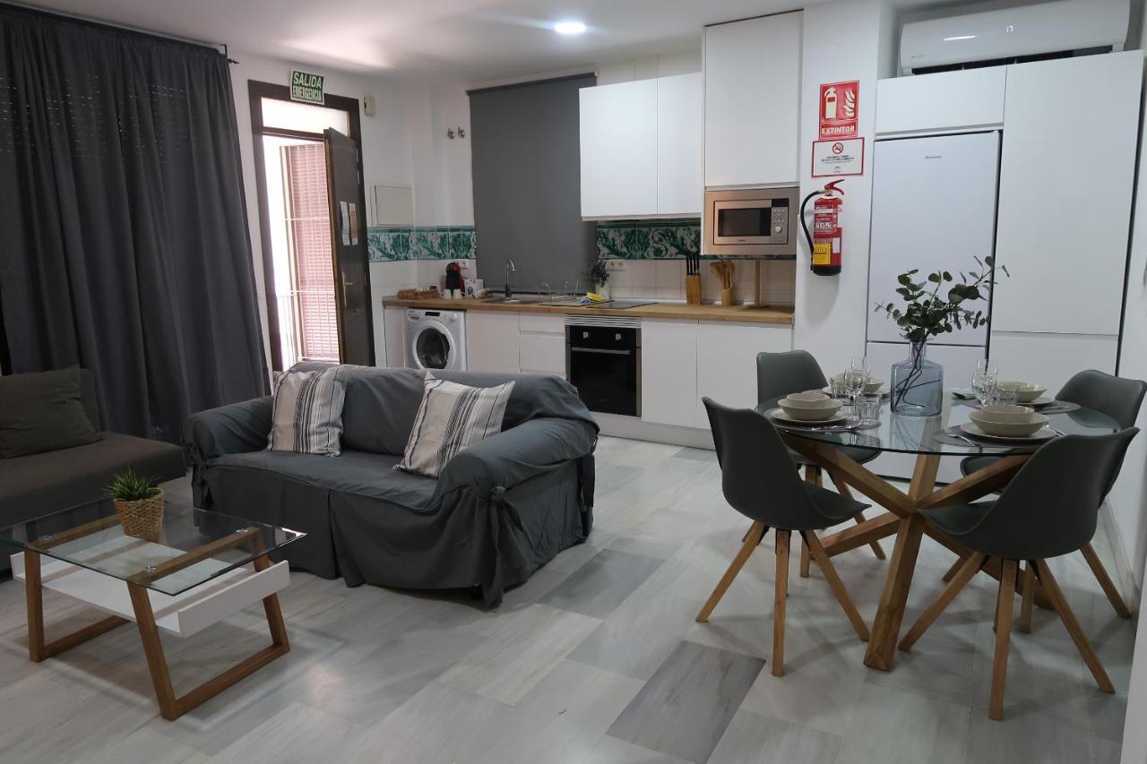 J & E Malaga Center Apartamentos Екстериор снимка