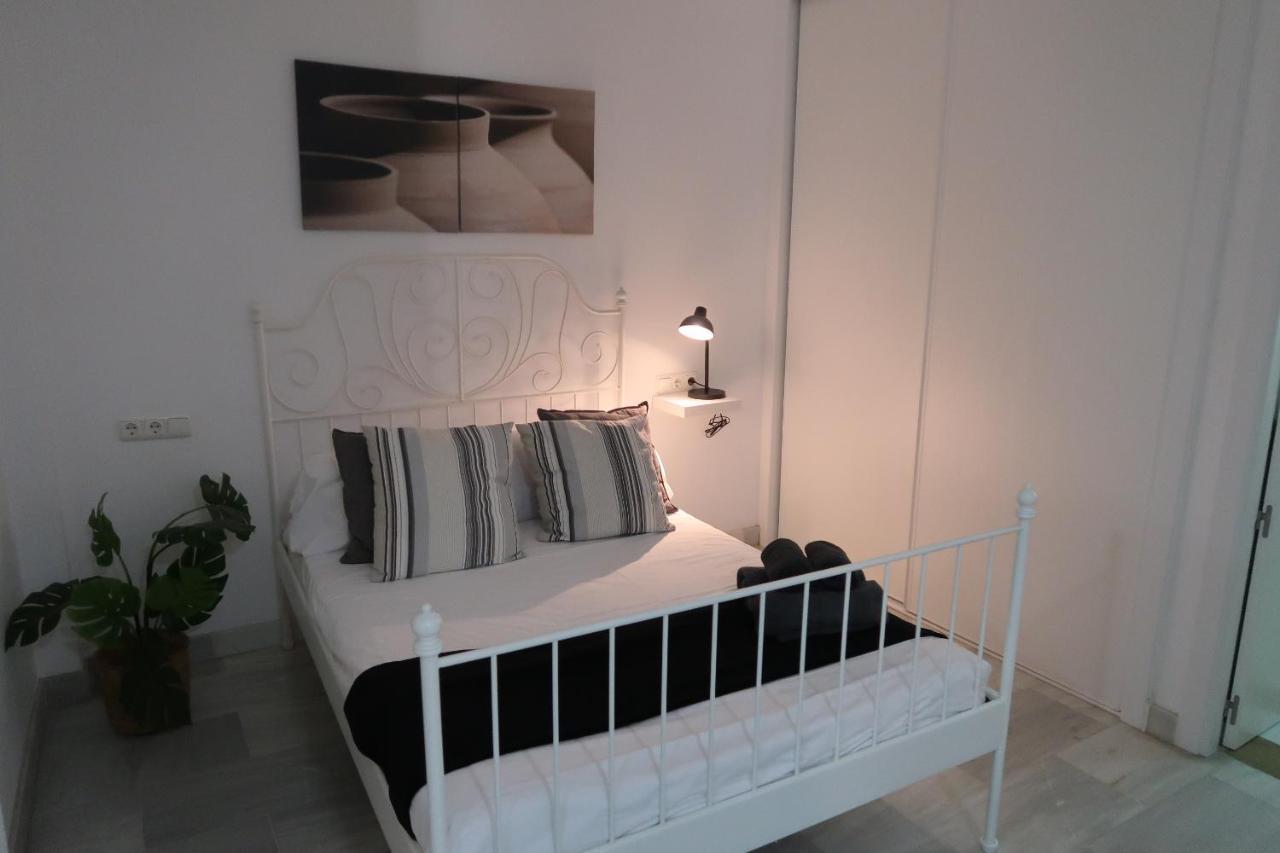 J & E Malaga Center Apartamentos Екстериор снимка