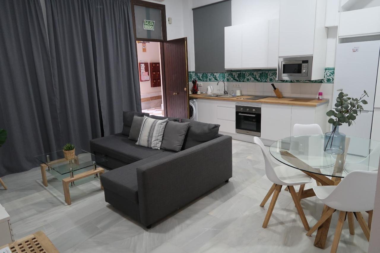 J & E Malaga Center Apartamentos Екстериор снимка
