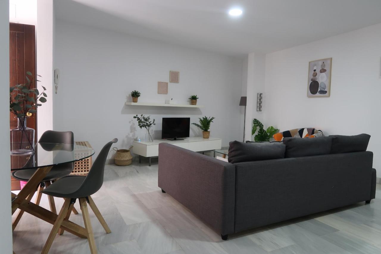 J & E Malaga Center Apartamentos Екстериор снимка