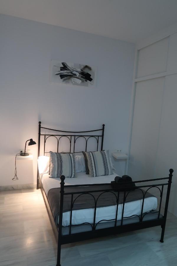 J & E Malaga Center Apartamentos Екстериор снимка