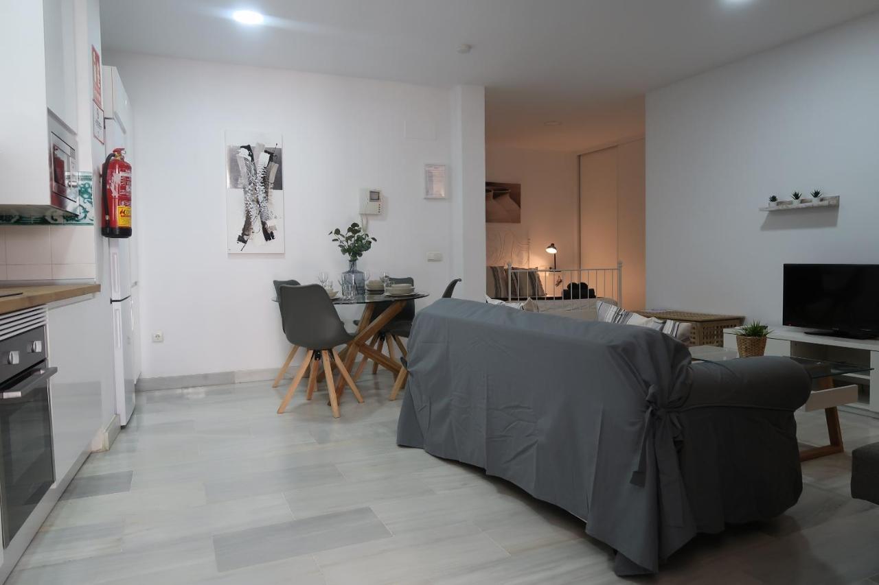 J & E Malaga Center Apartamentos Екстериор снимка