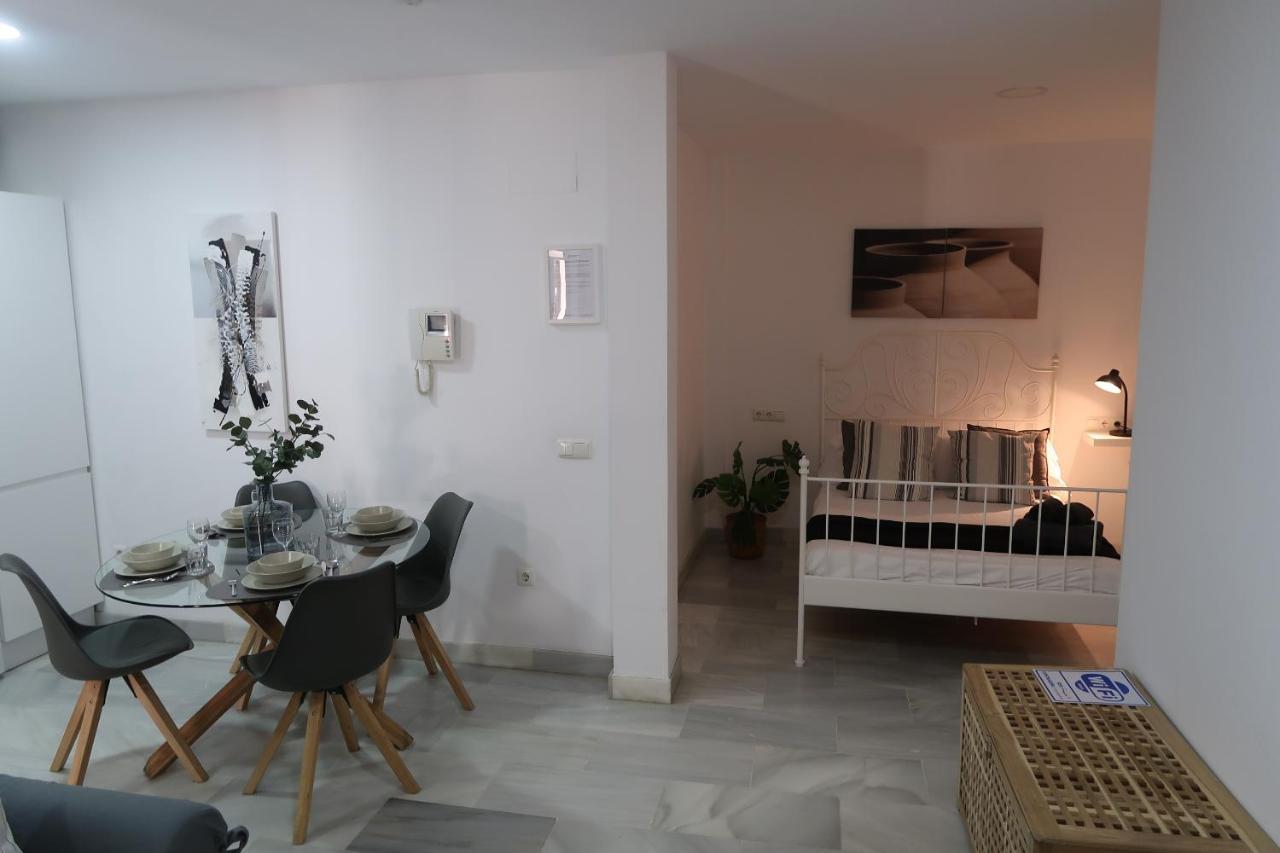 J & E Malaga Center Apartamentos Екстериор снимка