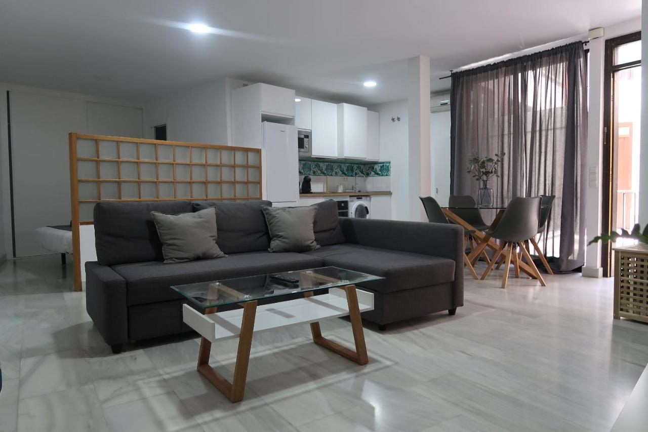 J & E Malaga Center Apartamentos Екстериор снимка