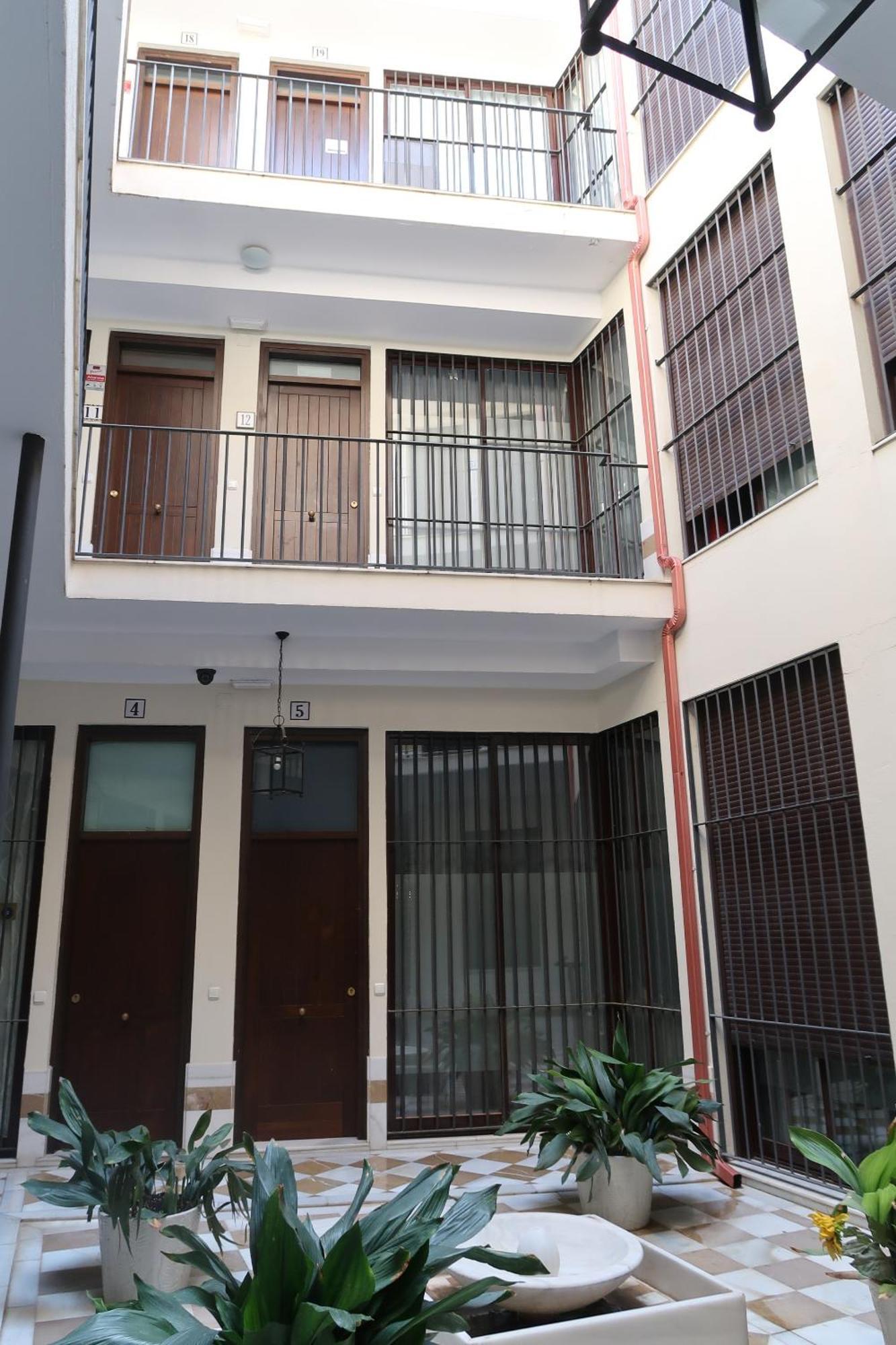 J & E Malaga Center Apartamentos Екстериор снимка