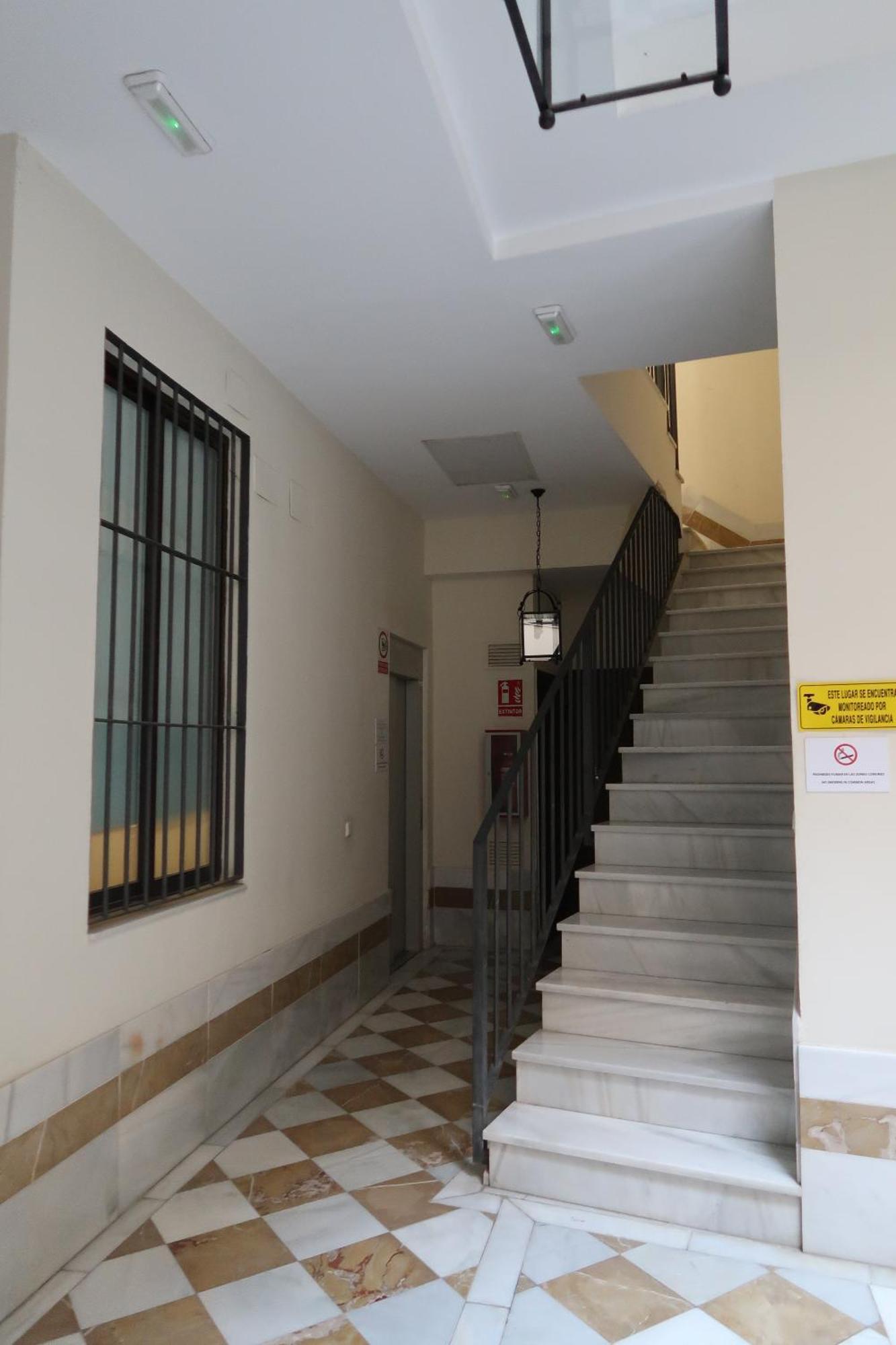 J & E Malaga Center Apartamentos Екстериор снимка