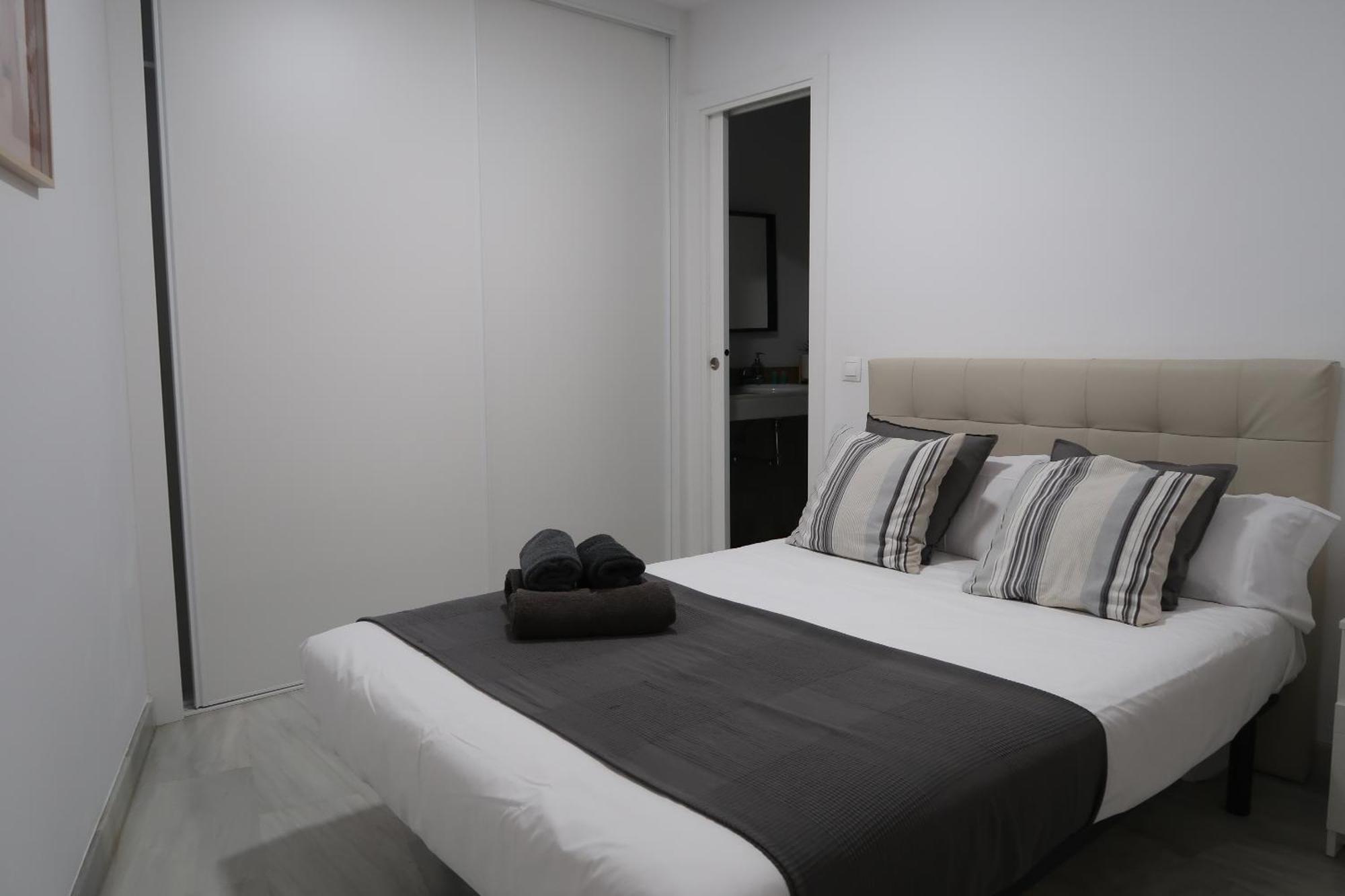 J & E Malaga Center Apartamentos Екстериор снимка