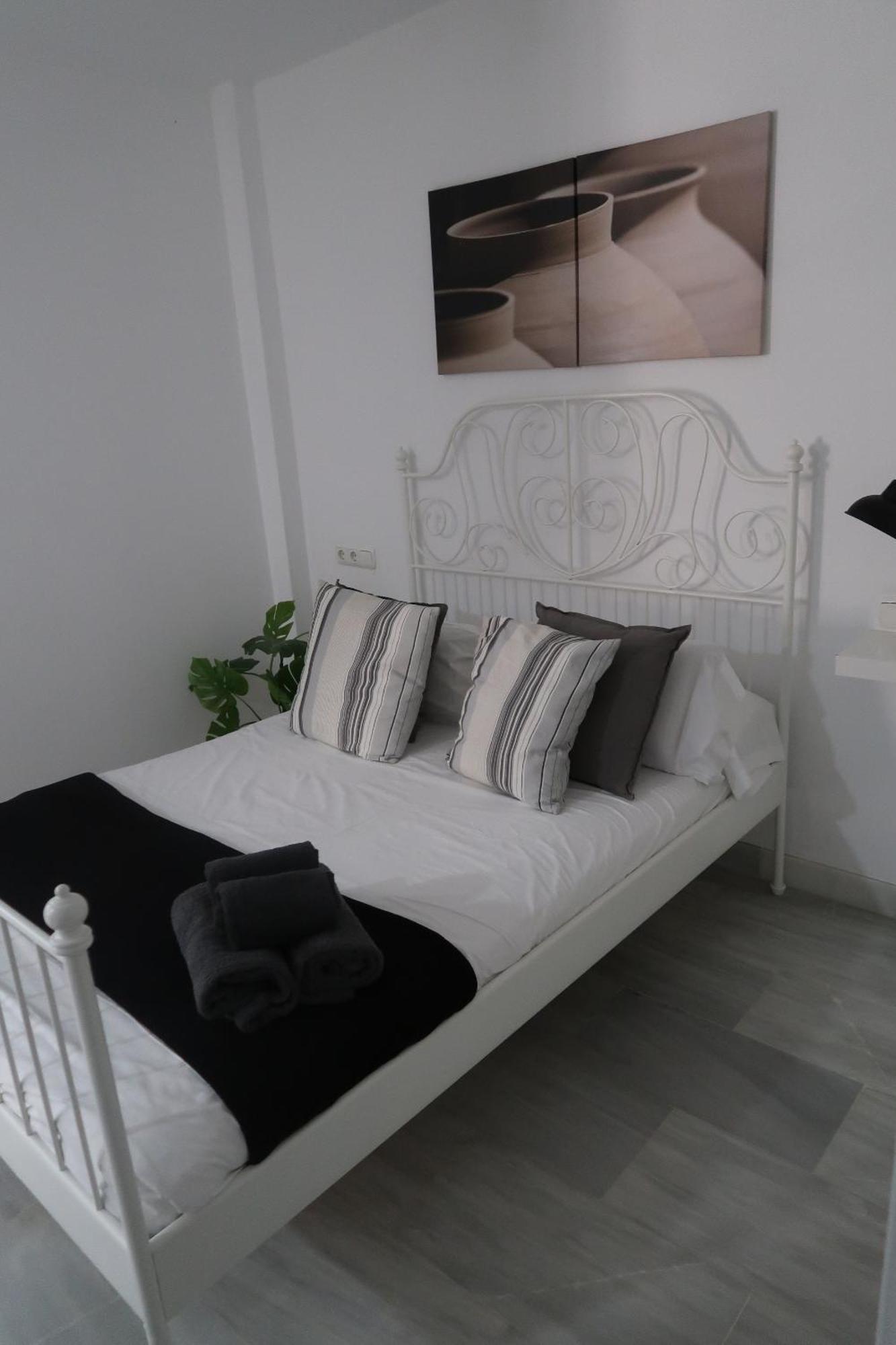 J & E Malaga Center Apartamentos Екстериор снимка